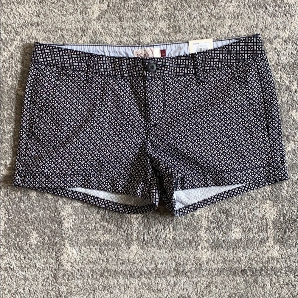 BRAND NEW WITH TAGS SO CHINO SHORT SIZE 11